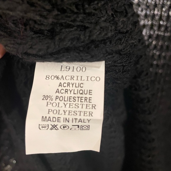 Elissia Knit Turtleneck with Metallic Accent. Fits XL. - Picture 4 of 5